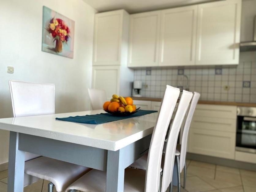Villa Mihaela - Apartment Ika سيساريكا المظهر الخارجي الصورة