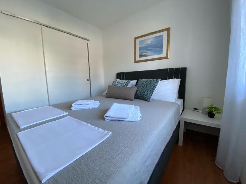 Villa Mihaela - Apartment Ika سيساريكا المظهر الخارجي الصورة